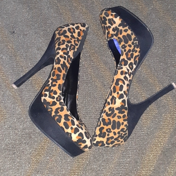 Fahrenheit Shoes - Fahrenheit size 10 5.5inch suede cheetah pattern platform heels new not used